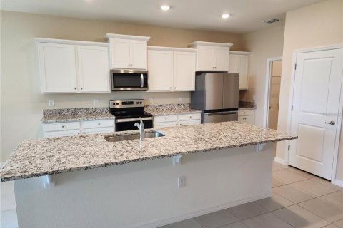 Casa en venta en Wildwood, Florida, 3 dormitorios, 171.31 m2 № 1659401 - foto 2