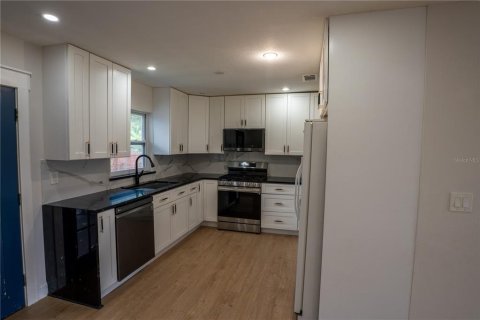 Villa ou maison à louer à Altamonte Springs, Floride: 3 chambres, 118.91 m2 № 2388974 - photo 6