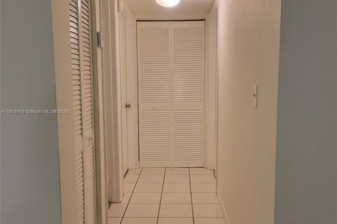 Купить кондоминиум в Майами, Флорида 2 спальни, 89.65м2, № 1766832 - фото 7