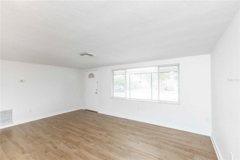 Villa ou maison à louer à New Port Richey, Floride: 3 chambres, 115.94 m2 № 2091504 - photo 6