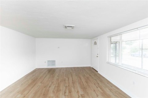 Villa ou maison à louer à New Port Richey, Floride: 3 chambres, 115.94 m2 № 2091504 - photo 7