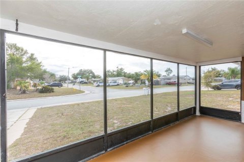 Villa ou maison à louer à New Port Richey, Floride: 3 chambres, 115.94 m2 № 2091504 - photo 4