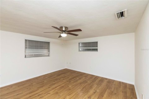 Villa ou maison à louer à New Port Richey, Floride: 3 chambres, 115.94 m2 № 2091504 - photo 16