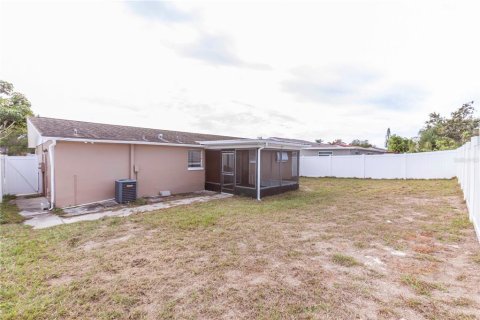 Villa ou maison à louer à New Port Richey, Floride: 3 chambres, 115.94 m2 № 2091504 - photo 25