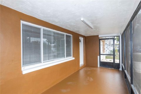 Villa ou maison à louer à New Port Richey, Floride: 3 chambres, 115.94 m2 № 2091504 - photo 5