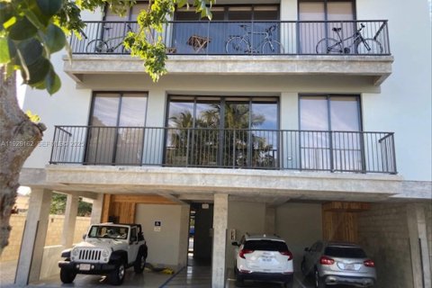 Propiedad comercial en venta en Miami, Florida № 1984689 - foto 8