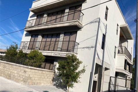 Propiedad comercial en venta en Miami, Florida № 1984689 - foto 6