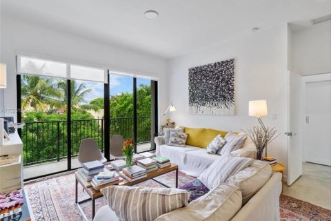 Propiedad comercial en venta en Miami, Florida № 1984689 - foto 30