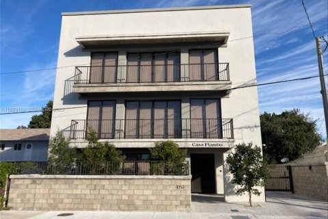 Propiedad comercial en venta en Miami, Florida № 1984689 - foto 5