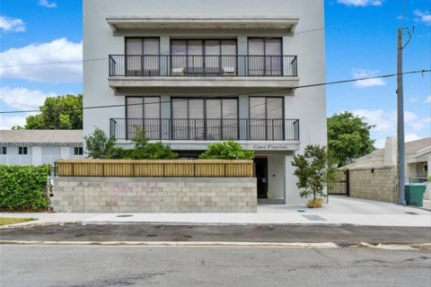 Propiedad comercial en venta en Miami, Florida № 1984689 - foto 4