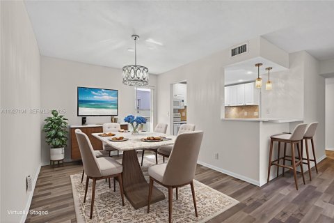 Condo in Coral Springs, Florida, 3 bedrooms  № 1987716 - photo 13