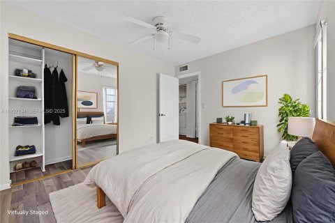 Condo in Coral Springs, Florida, 3 bedrooms  № 1987716 - photo 24