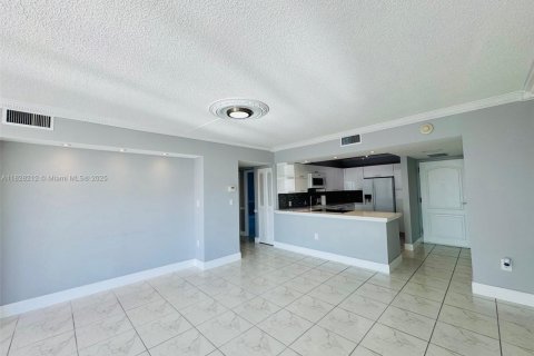Condominio en venta en Aventura, Florida, 2 dormitorios, 106.19 m2 № 1799203 - foto 3