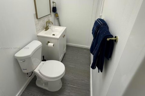 Apartment in North Miami, Florida 1 bedroom, 91.6 sq.m. № 2399961 - photo 9