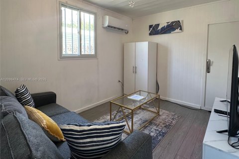 Apartment in North Miami, Florida 1 bedroom, 91.6 sq.m. № 2399961 - photo 3