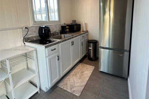 Apartment in North Miami, Florida 1 bedroom, 91.6 sq.m. № 2399961 - photo 5