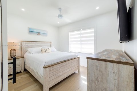 Condo in Hollywood, Florida, 1 bedroom  № 1967779 - photo 24