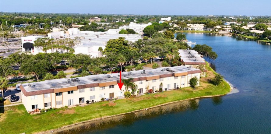 Condominio en Margate, Florida, 1 dormitorio № 1208035