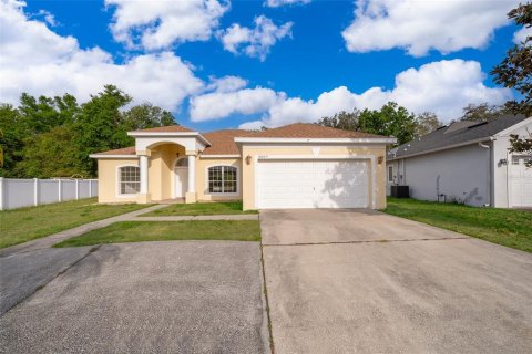 Casa en alquiler en Orlando, Florida, 3 dormitorios, 171.59 m2 № 1915361 - foto 1