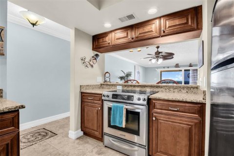 Condominio en venta en Belleair Beach, Florida, 2 dormitorios, 97.55 m2 № 2212007 - foto 6