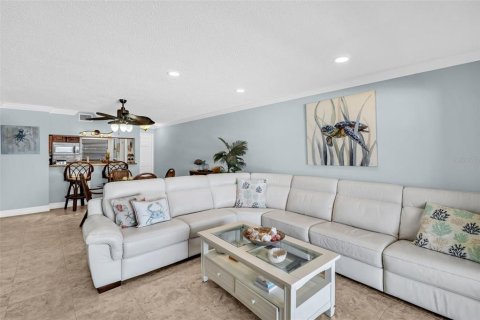 Condominio en venta en Belleair Beach, Florida, 2 dormitorios, 97.55 m2 № 2212007 - foto 14