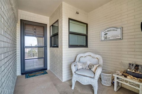 Condo in Belleair Beach, Florida, 2 bedrooms  № 2212007
