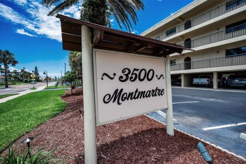 Condominio en venta en Belleair Beach, Florida, 2 dormitorios, 97.55 m2 № 2212007 - foto 2