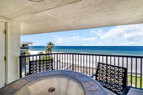 Condominio en venta en Belleair Beach, Florida, 2 dormitorios, 97.55 m2 № 2212007 - foto 17