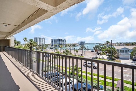 Condominio en venta en Belleair Beach, Florida, 2 dormitorios, 97.55 m2 № 2212007 - foto 3