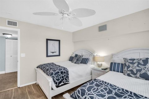 Condominio en venta en Belleair Beach, Florida, 2 dormitorios, 97.55 m2 № 2212007 - foto 30