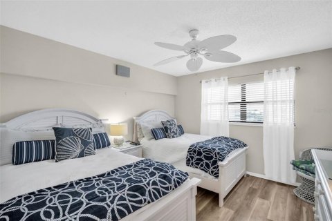 Condominio en venta en Belleair Beach, Florida, 2 dormitorios, 97.55 m2 № 2212007 - foto 29