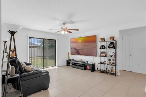 Casa en venta en Poinciana, Florida, 3 dormitorios, 117.43 m2 № 1907235 - foto 10