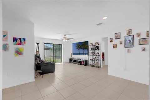 Casa en venta en Poinciana, Florida, 3 dormitorios, 117.43 m2 № 1907235 - foto 8