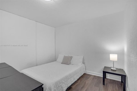 Casa en venta en Doral, Florida, 4 dormitorios, 214.79 m2 № 1955930 - foto 23