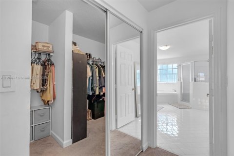 Casa en venta en Doral, Florida, 4 dormitorios, 214.79 m2 № 1955930 - foto 30