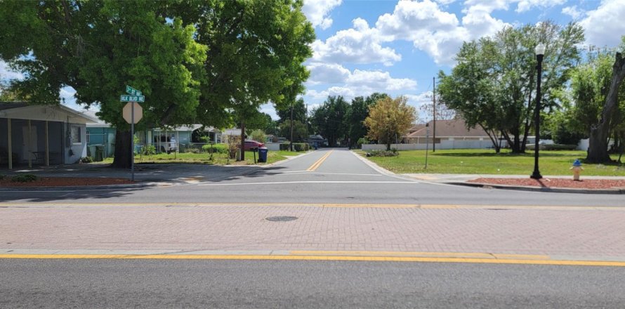 Immobilier commercial à Winter Haven, Floride № 1116698