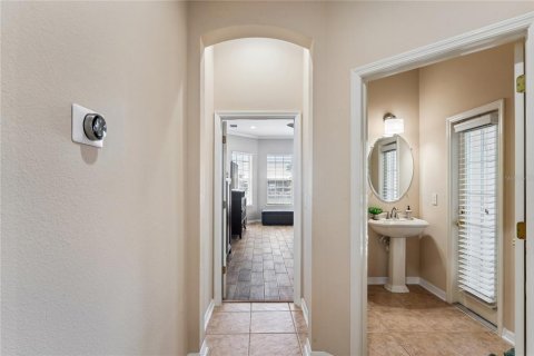 House in Apollo Beach, Florida 4 bedrooms, 342.72 sq.m. № 2200373 - photo 23
