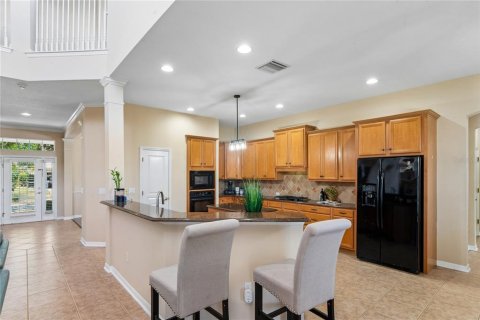 House in Apollo Beach, Florida 4 bedrooms, 342.72 sq.m. № 2200373 - photo 14