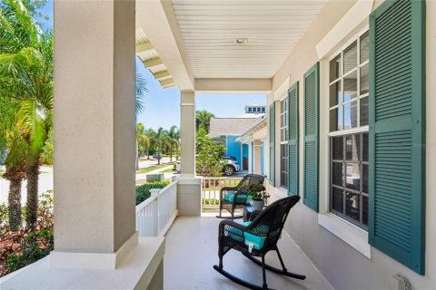 House in Apollo Beach, Florida 4 bedrooms, 342.72 sq.m. № 2200373 - photo 5