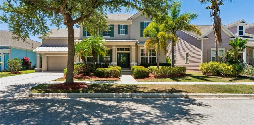 House in Apollo Beach, Florida 4 bedrooms, 342.72 sq.m. № 2200373