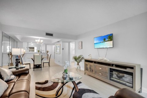 Copropriété à vendre à Boca Raton, Floride: 2 chambres, 120.77 m2 № 2246259 - photo 9