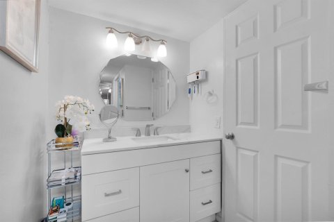 Copropriété à vendre à Boca Raton, Floride: 2 chambres, 120.77 m2 № 2246259 - photo 16