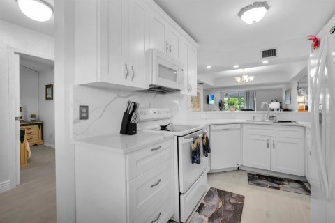 Copropriété à vendre à Boca Raton, Floride: 2 chambres, 120.77 m2 № 2246259 - photo 12