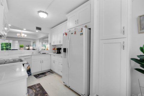 Copropriété à vendre à Boca Raton, Floride: 2 chambres, 120.77 m2 № 2246259 - photo 11