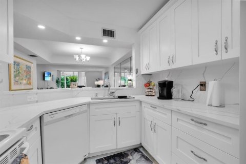 Copropriété à vendre à Boca Raton, Floride: 2 chambres, 120.77 m2 № 2246259 - photo 13