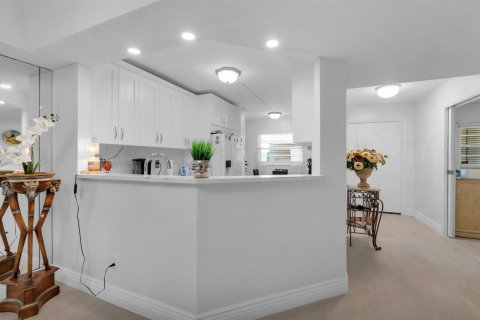 Copropriété à vendre à Boca Raton, Floride: 2 chambres, 120.77 m2 № 2246259 - photo 2
