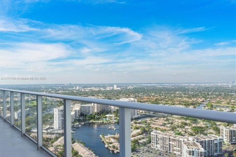 Condominio en venta en Hollywood, Florida, 2 dormitorios, 100.33 m2 № 1935393 - foto 2