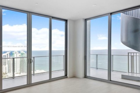 Condominio en venta en Hollywood, Florida, 2 dormitorios, 100.33 m2 № 1935393 - foto 5