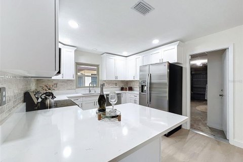 Casa en venta en Homosassa, Florida, 2 dormitorios, 112.23 m2 № 1838050 - foto 8
