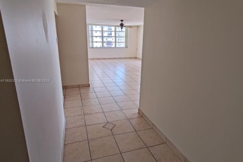 Condominio en venta en Aventura, Florida, 2 dormitorios, 120.77 m2 № 1220758 - foto 15